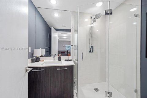 Condo in Miami, Florida, 1 bedroom  № 2079449 - photo 21