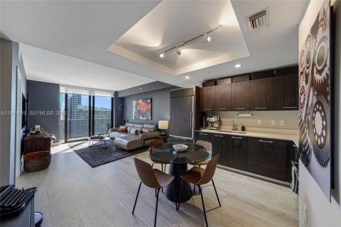 Condo in Miami, Florida, 1 bedroom  № 2079449 - photo 2
