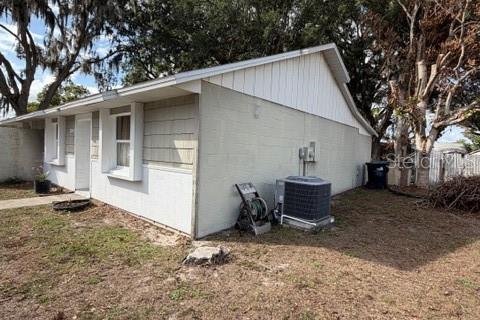 Duplex in Orlando, Florida 2 bedrooms, 79.71 sq.m. № 2227443 - photo 4
