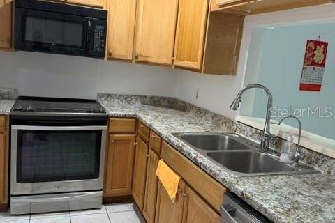 Duplex in Orlando, Florida 2 bedrooms, 79.71 sq.m. № 2227443 - photo 11