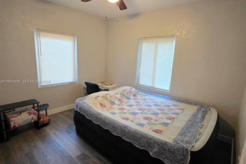 Villa ou maison à vendre à North Miami, Floride: 2 chambres, 100.89 m2 № 2035844 - photo 16