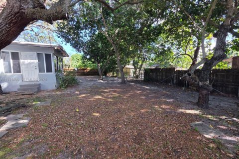 Villa ou maison à vendre à North Miami, Floride: 2 chambres, 100.89 m2 № 2035844 - photo 3