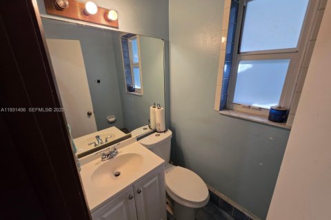 Villa ou maison à vendre à North Miami, Floride: 2 chambres, 100.89 m2 № 2035844 - photo 17