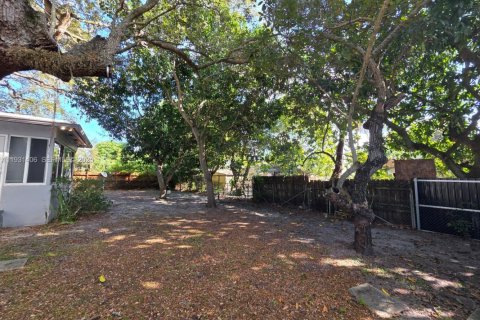 Villa ou maison à vendre à North Miami, Floride: 2 chambres, 100.89 m2 № 2035844 - photo 2