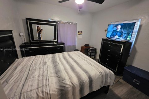 Villa ou maison à vendre à North Miami, Floride: 2 chambres, 100.89 m2 № 2035844 - photo 13