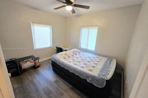 Villa ou maison à vendre à North Miami, Floride: 2 chambres, 100.89 m2 № 2035844 - photo 15