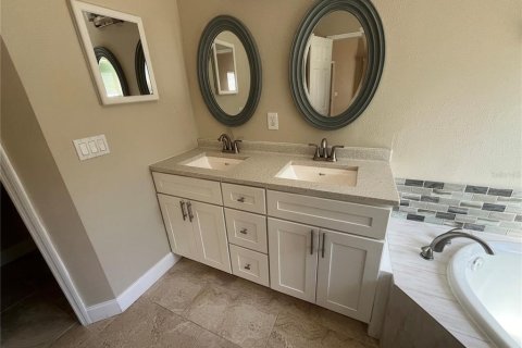 Villa ou maison à louer à Lake Mary, Floride: 3 chambres, 124.21 m2 № 1912786 - photo 10