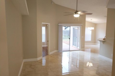 Casa en alquiler en Lake Mary, Florida, 3 dormitorios, 124.21 m2 № 1912786 - foto 3
