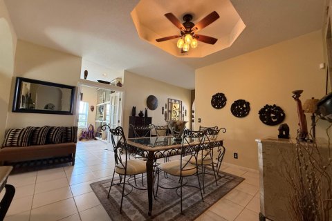 Villa ou maison à vendre à West Palm Beach, Floride: 4 chambres, 188.41 m2 № 2083203 - photo 6