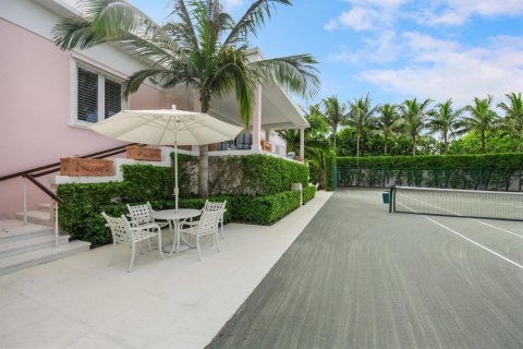 House in Palm Beach, Florida 12 bedrooms, 1632.48 sq.m. № 2082182 - photo 10