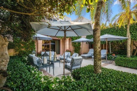 House in Palm Beach, Florida 12 bedrooms, 1632.48 sq.m. № 2082182 - photo 7