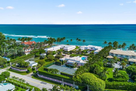 House in Palm Beach, Florida 12 bedrooms, 1632.48 sq.m. № 2082182 - photo 15