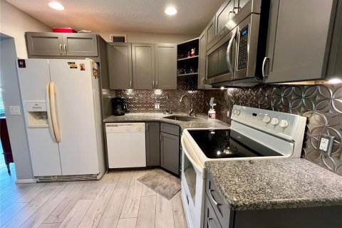 Condominio en venta en Clearwater, Florida, 2 dormitorios, 102.19 m2 № 1743079 - foto 12