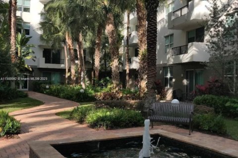 Copropriété à vendre à Fort Lauderdale, Floride: 2 chambres, 104.05 m2 № 2084506 - photo 2