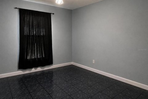 House in Mount Plymouth, Florida 4 bedrooms, 188.03 sq.m. № 2308650 - photo 11