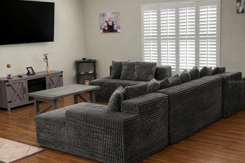 House in Mount Plymouth, Florida 4 bedrooms, 188.03 sq.m. № 2308650 - photo 7