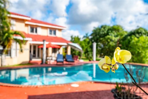 Casa en venta en Miami, Florida, 5 dormitorios, 287.44 m2 № 2006687 - foto 14