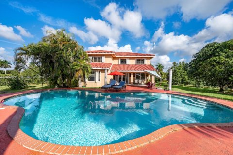 Casa en venta en Miami, Florida, 5 dormitorios, 287.44 m2 № 2006687 - foto 11