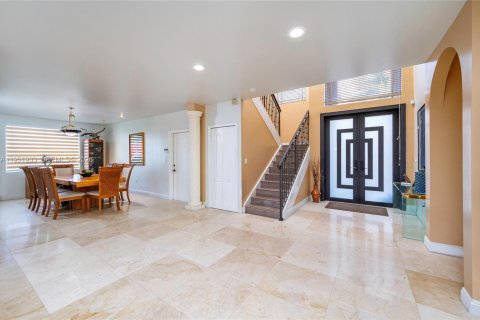 Casa en venta en Miami, Florida, 5 dormitorios, 287.44 m2 № 2006687 - foto 20