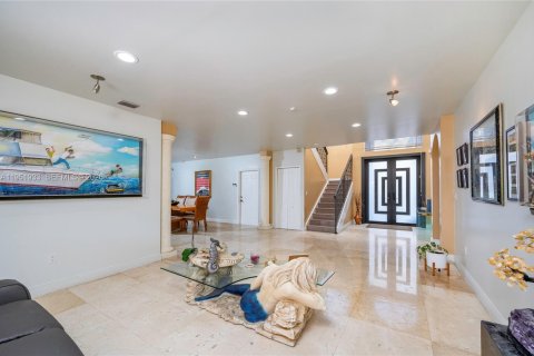 Casa en venta en Miami, Florida, 5 dormitorios, 287.44 m2 № 2006687 - foto 24