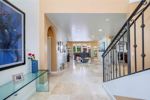 Casa en venta en Miami, Florida, 5 dormitorios, 287.44 m2 № 2006687 - foto 21