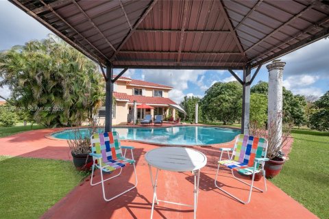 Casa en venta en Miami, Florida, 5 dormitorios, 287.44 m2 № 2006687 - foto 7