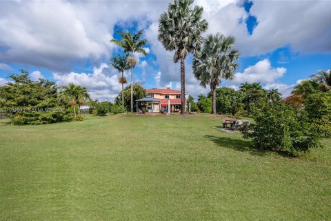 Casa en venta en Miami, Florida, 5 dormitorios, 287.44 m2 № 2006687 - foto 15