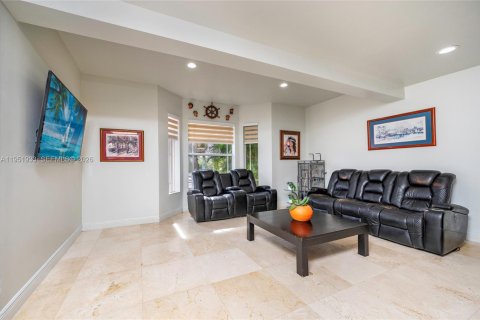 Casa en venta en Miami, Florida, 5 dormitorios, 287.44 m2 № 2006687 - foto 27