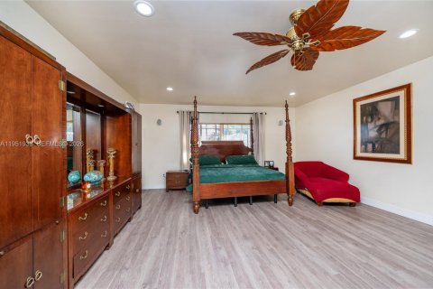 Casa en venta en Miami, Florida, 5 dormitorios, 287.44 m2 № 2006687 - foto 30