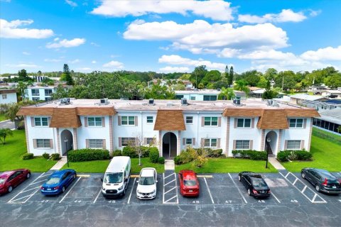 Condo in Clearwater, Florida, 2 bedrooms  № 2214602 - photo 22