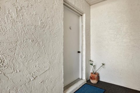 Condo in Clearwater, Florida, 2 bedrooms  № 2214602 - photo 7