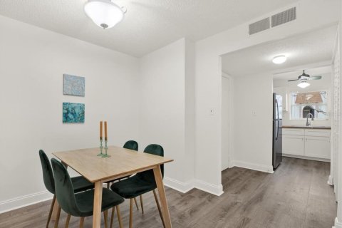 Condo in Clearwater, Florida, 2 bedrooms  № 2214602 - photo 12