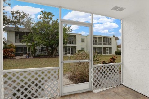 Condo in Clearwater, Florida, 2 bedrooms  № 2214602 - photo 18