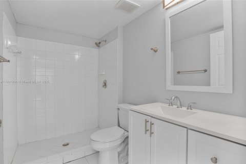 Condo in Homestead, Florida, 2 bedrooms  № 1953159 - photo 12