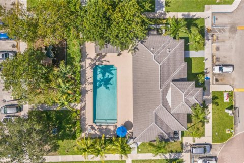 Condo in Homestead, Florida, 2 bedrooms  № 1953159 - photo 1