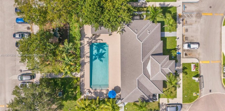 Condo in Homestead, Florida, 2 bedrooms  № 1953159