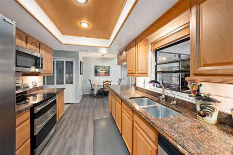 Casa en venta en Tampa, Florida, 4 dormitorios, 159.98 m2 № 1824634 - foto 6