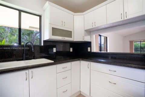 Villa ou maison à vendre à Sunrise, Floride: 2 chambres, 142.7 m2 № 1953975 - photo 9