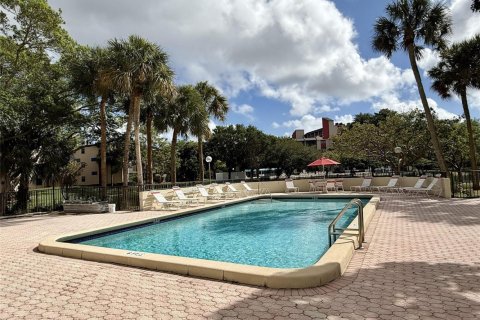 Copropriété à vendre à Pompano Beach, Floride: 3 chambres, 134.71 m2 № 2087977 - photo 19