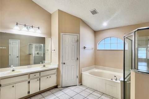 Villa ou maison à louer à Valrico, Floride: 4 chambres, 185.99 m2 № 2402943 - photo 15