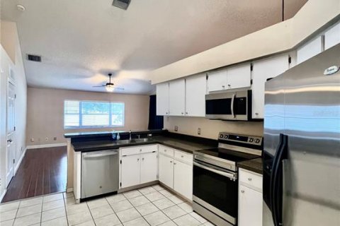 Villa ou maison à louer à Valrico, Floride: 4 chambres, 185.99 m2 № 2402943 - photo 9