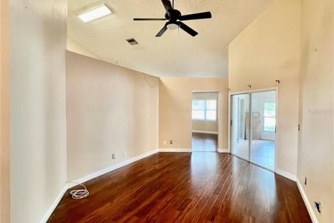 Villa ou maison à louer à Valrico, Floride: 4 chambres, 185.99 m2 № 2402943 - photo 3