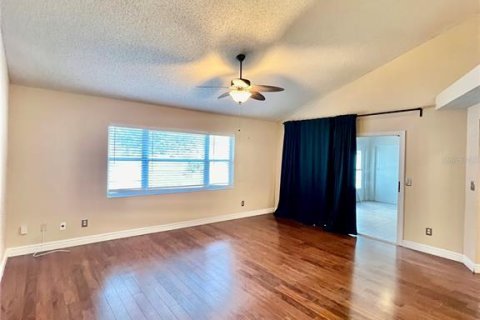 Villa ou maison à louer à Valrico, Floride: 4 chambres, 185.99 m2 № 2402943 - photo 11