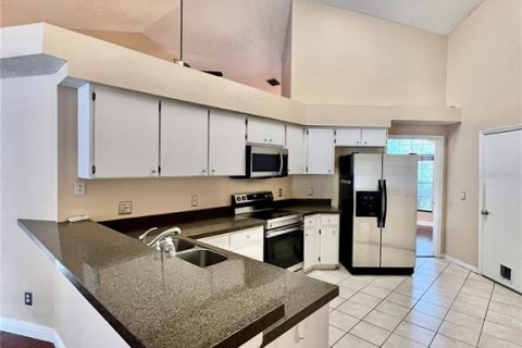 Villa ou maison à louer à Valrico, Floride: 4 chambres, 185.99 m2 № 2402943 - photo 8