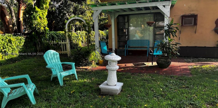 Villa ou maison à Hollywood, Floride 1 chambre, 231.51 m2 № 1956926