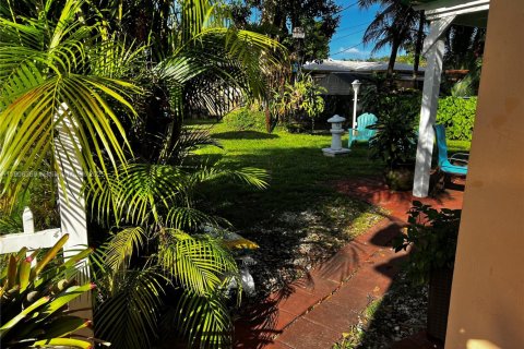 Villa ou maison à louer à Hollywood, Floride: 1 chambre, 231.51 m2 № 1956926 - photo 2
