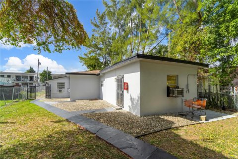 Propiedad comercial en venta en Miami, Florida, 227.98 m2 № 2039876 - foto 5