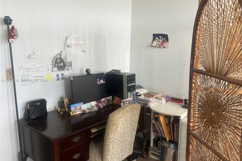 Condo in Miami Beach, Florida, 1 bedroom  № 2030392 - photo 28