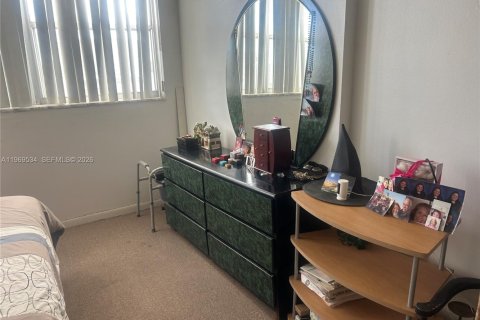 Condo in Miami Beach, Florida, 1 bedroom  № 2030392 - photo 26