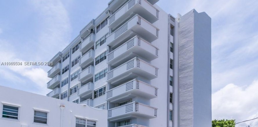 Condominio en Miami Beach, Florida, 1 dormitorio  № 2030392